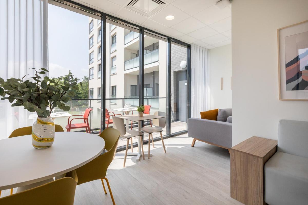 Oh Activ Cergy Aparthotel Exterior photo